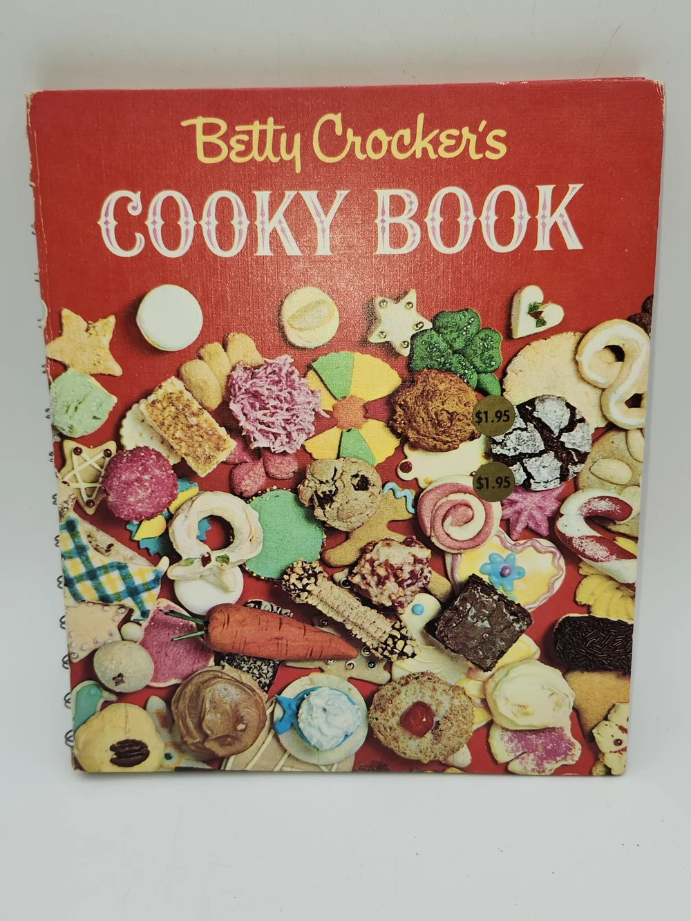 Vintage Cookie Recipes Betty Crocker Cooky Book - Bright Red Cookie Cover